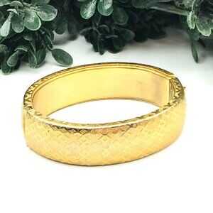 Vintage Gold-Tone Hinged Bangle Bracelet With Textured Design